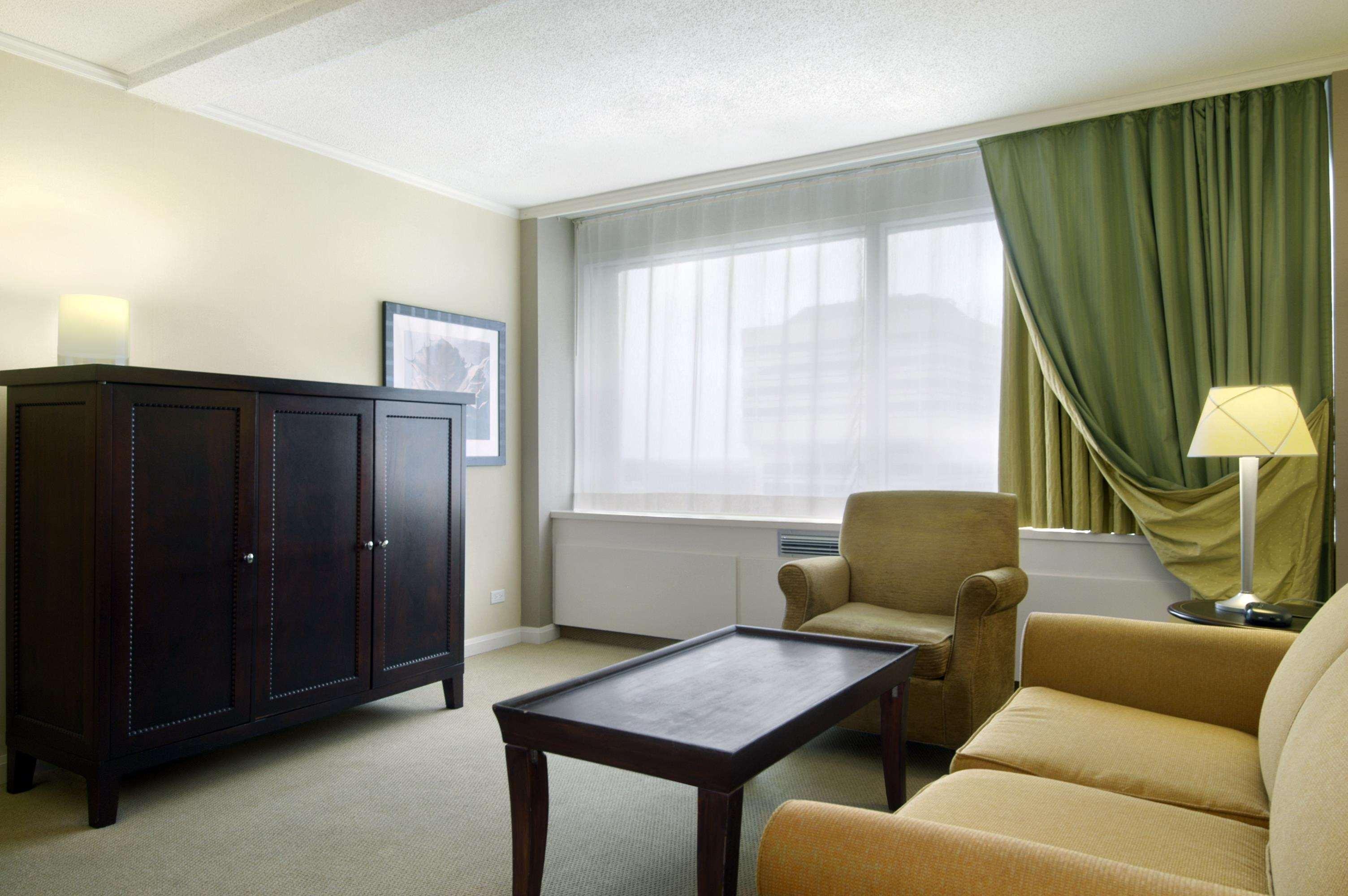 Fairmont Hotel 4*